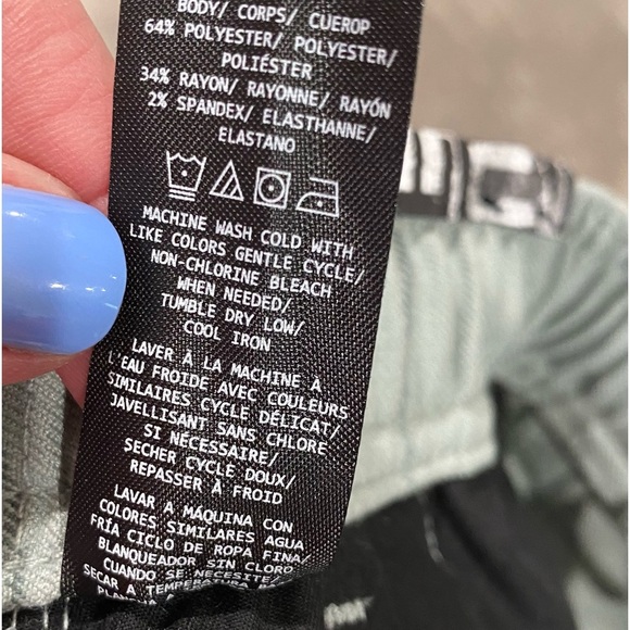 IPD striped shorts in HENRY fit! See pic for all the details & measurements 🕺🏻 - Picture 11 of 12